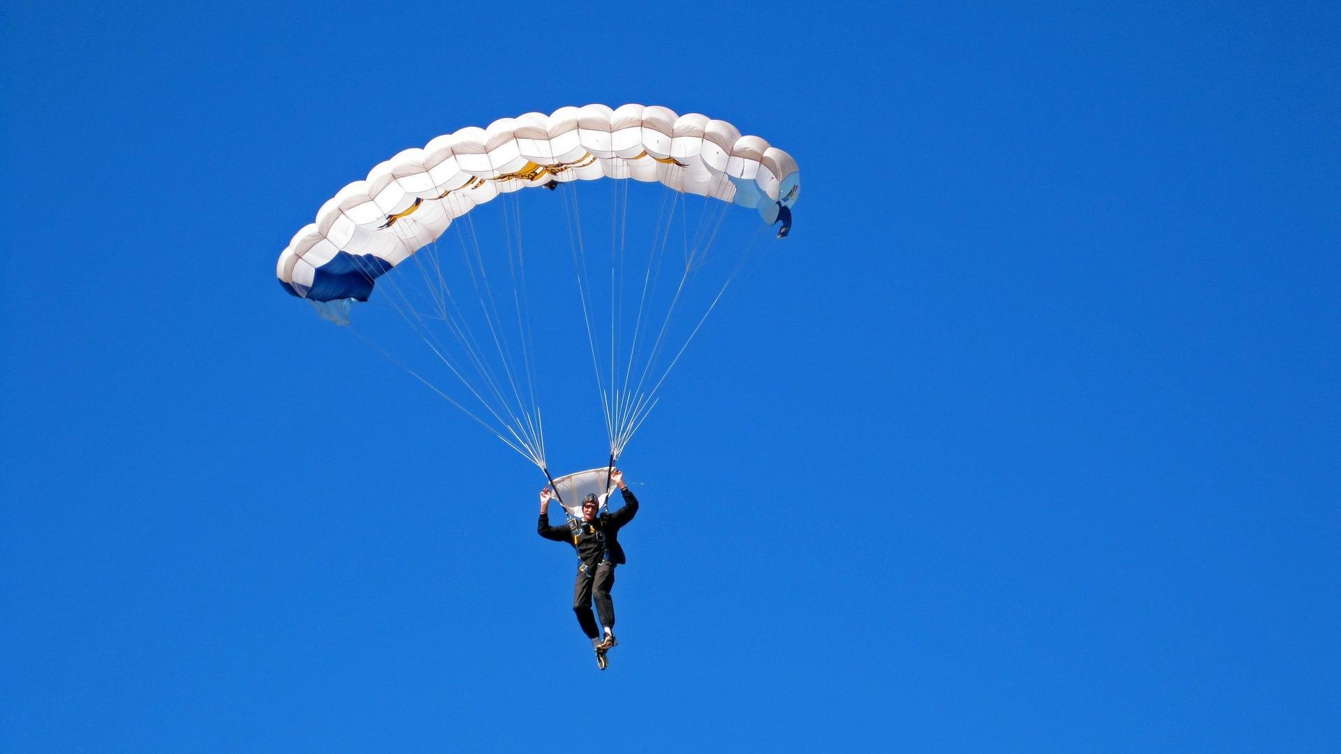 9游-塞内加尔青少年马术选手在2024年全国青少年马术锦标赛中表现出色，获得多项荣誉。